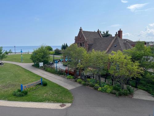 Downtown - Waterfront Hotel | Endion Station Inn by Heirloom Boutique Collection
