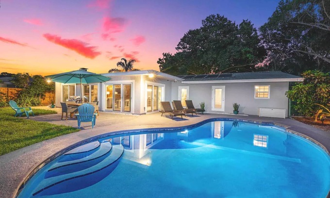 Vero Beach House | Endless Summer Vacay w/Arcade & Heated Poolnn