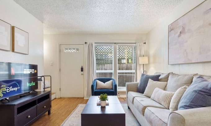 Clarksville Apartment | Enfield #113 xxxxxxx
