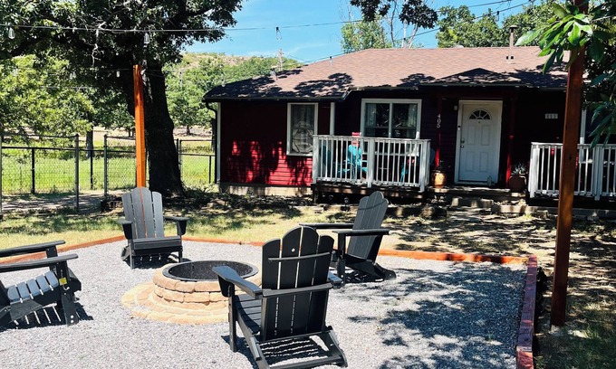 Medicine Park House | Enjoy 360 Mountain views at 3BR House