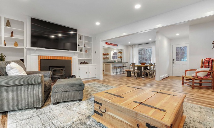 Sunday River Area House | Enjoy a 90 Second, Traffic-Free drive to Sunday River’s South Ridge Lodge!