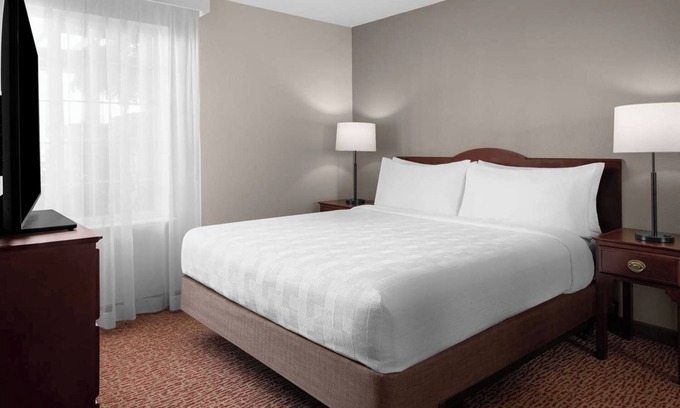 Hillsboro House | Enjoy a Full Kitchen & Separate Living Area in 3 1BR Suites - Ideal for Groups