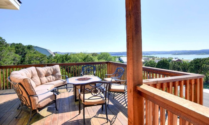 Point Venture House | Enjoy a Getaway at Greystones on Lake Travis