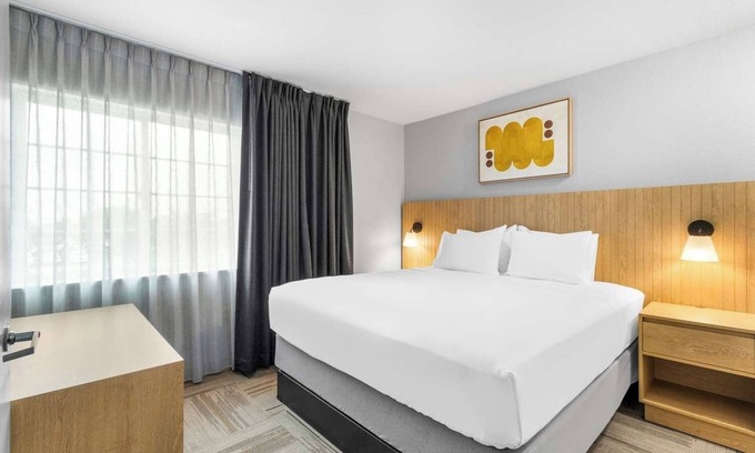 East Congress Hotel | Enjoy a Hassle-Free Stay! 4 Relaxing Units, Near Austin Museum of Art