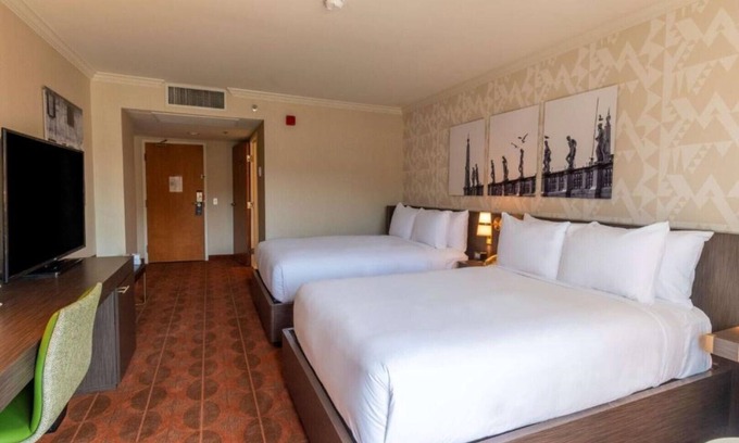 Little Italy House | Enjoy a peaceful downtown stay