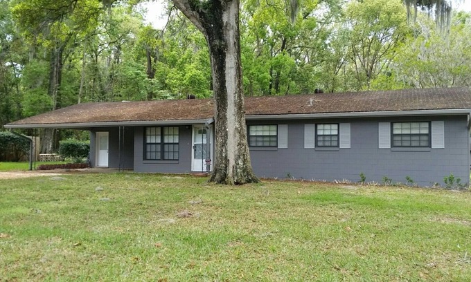 Ocala House | Enjoy a private home in beautiful S.E. Ocala