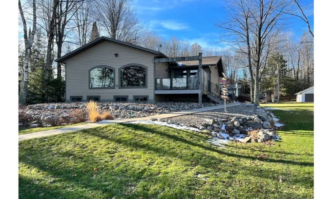 Laona House | Enjoy All that Northern Wi has to Offer. Lake home for rent
