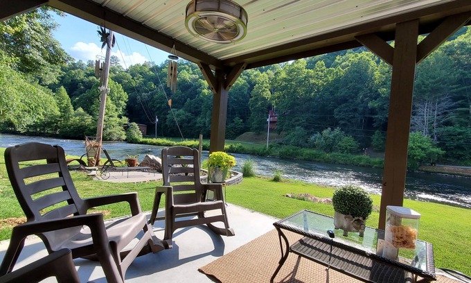 Murphy House | Enjoy an Airstream Getaway Weekend