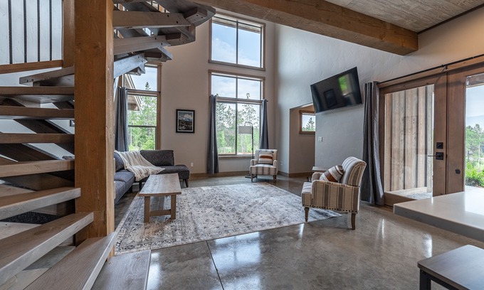 Coram Condo | Enjoy Glacier Here! New 2bed/2 bath Condo- 7 mi to GNP- Adventure Awaits #2-4