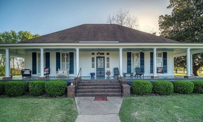 Marion Other | Enjoy Historic Marion, Alabama with all the comforts of home!