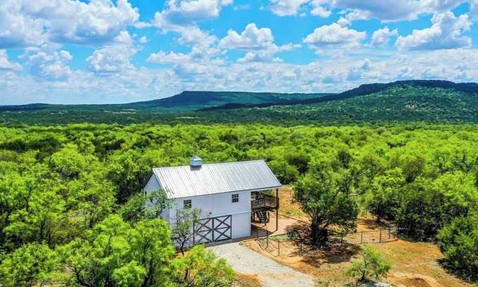 Graford House | Enjoy nature at comfortable home with private beach on Brazos River!