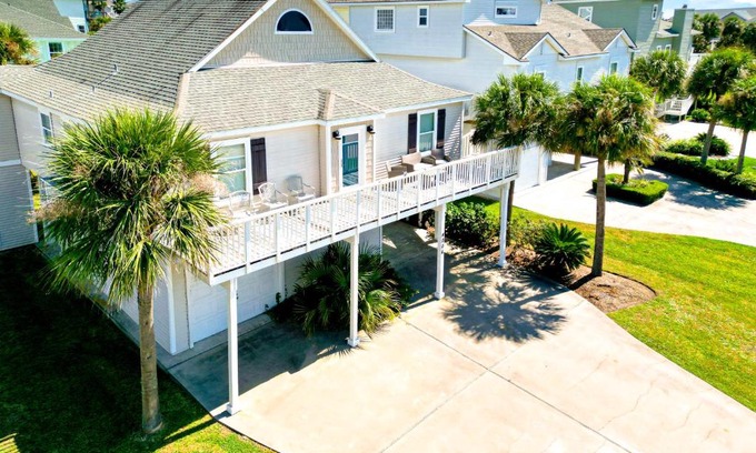 Pirates Beach House | Enjoy Our Ocean Oasis