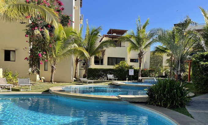 Coco Sunset Hills Apartment | Enjoy the beach and feel at home