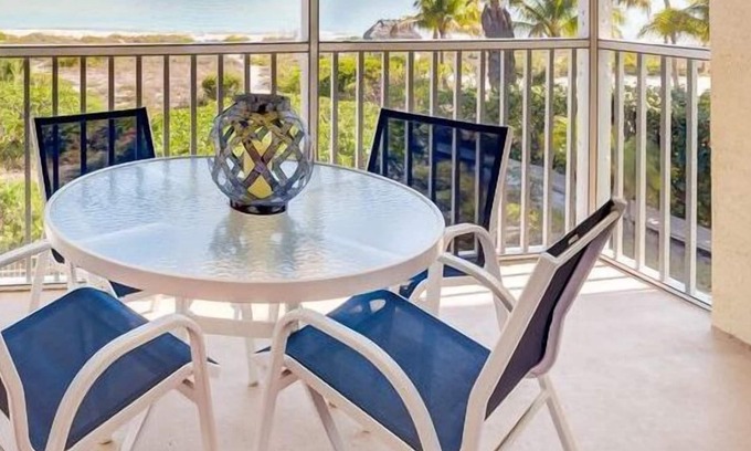 Sanibel Condo | Enjoy the Gulf Views from this totally remodeled three bedroom condo !