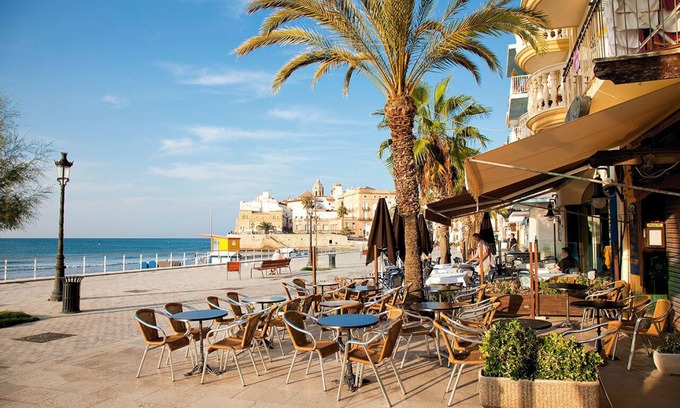 Sitges Apartment | Enjoy the sunshine, the sea, the food, the people
