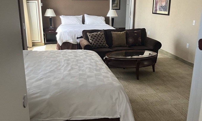 Bridgeport Apartment | Enjoy the Venues of downtown Bridgeport's vibrant energy, at Park City Place.