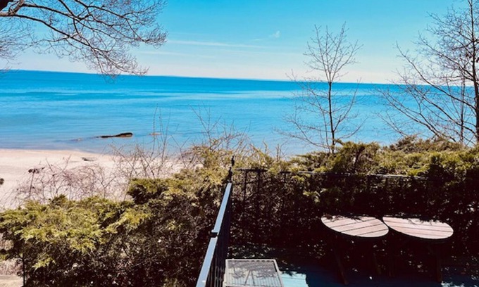 Fort Erie Cottage | Enjoy this beautiful home with breathtaking views of Lake Erie!