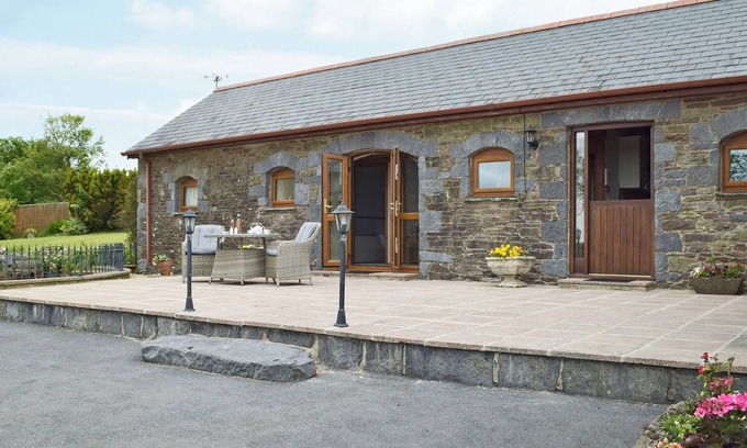 Ludchurch Cottage | Enjoy this stunning property, set in the beautiful Welsh countryside.