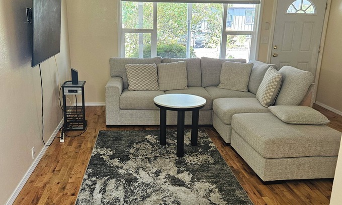 Federal Way House | Enjoyable 4-bedroom house in Federal Way nIt has Beutyfull patio for relaxing