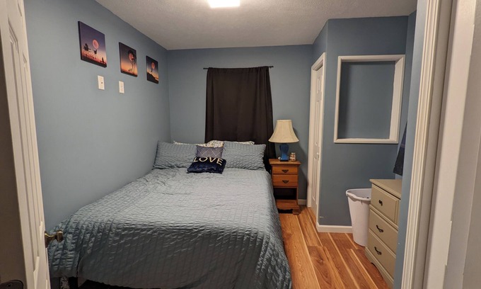 Springfield Cottage | Enjoyable cottage with AC in charming Springfield