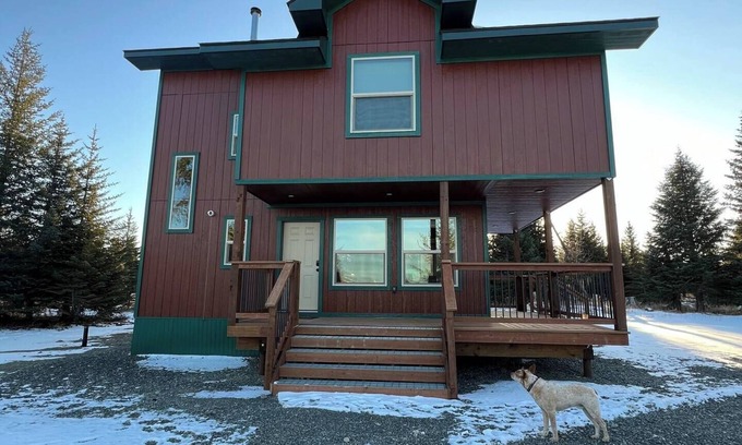 Nikolaevsk House | Enjoyable house with WiFi in charming Anchor Point
