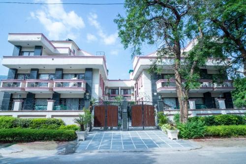 DLF Phase 3 Apartment | Enkay Residency V Block-Cyber City