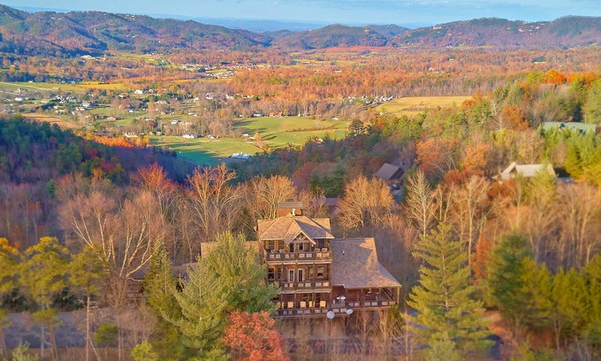 Wears Valley Cabin | Enormous Luxury - Pool - Borders National Park/Private Trail - 4 Stories - Media