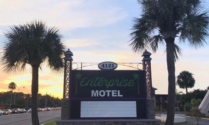 Historic Downtown Kissimmee Hotel | Enterprise Motel