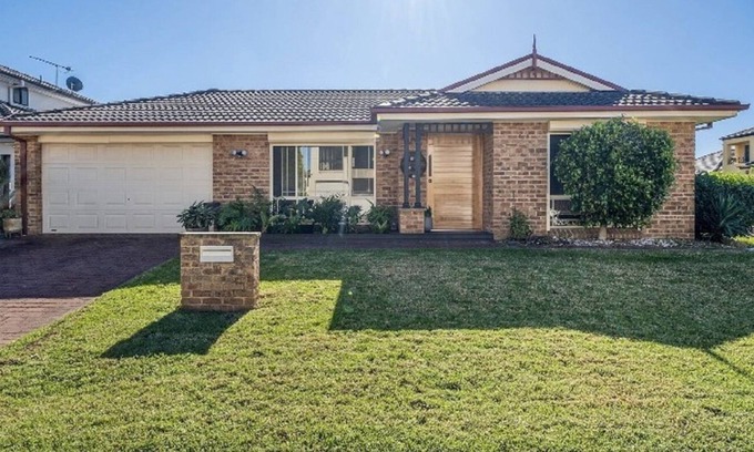 Woonona House | Entertainers Delight 4 bedroom house with pool
