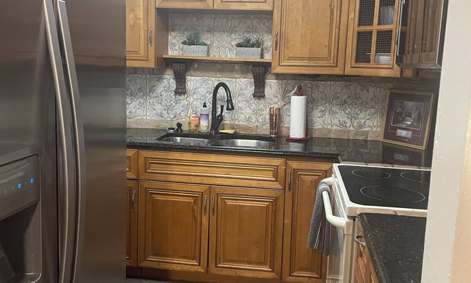 Fort Lauderdale House | Entire 2 Bedroom House Oakland Park Wilton Manors Ft. Lauderdale Beach Cruises
