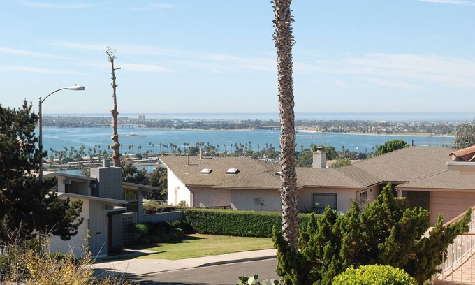 Bay Park House | Entire 3 bedrooms guest property, near Pacific Beach, Downtown，Seaworld，LaJolla