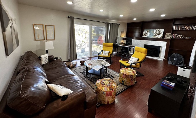 Foothill Farms House | Entire 3 bedrooms house close to everything