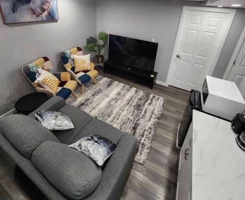 Transcona House | Entire Basement Suite with Private Entrance