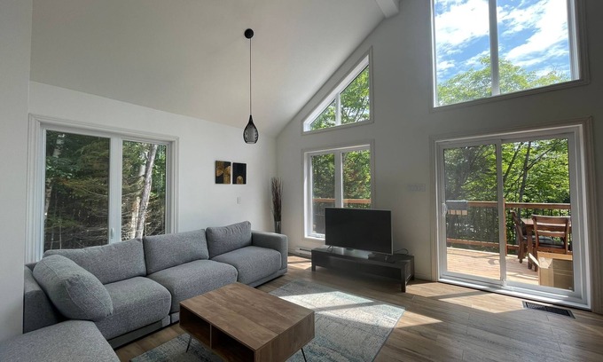 Entrelacs Ski Chalet | Entire chalet with Spa near Lake & Beach