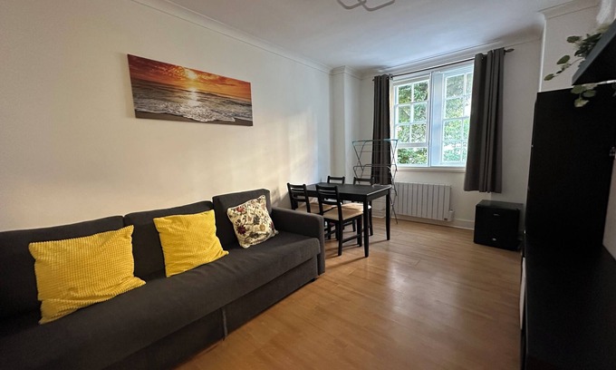 St. Pancras Apartment | Entire cozy Flat in central London