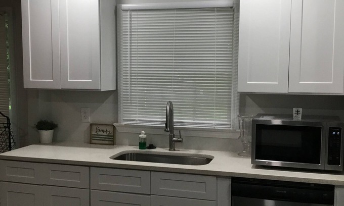 Lindbergh House | Entire Home 3 Bedroom