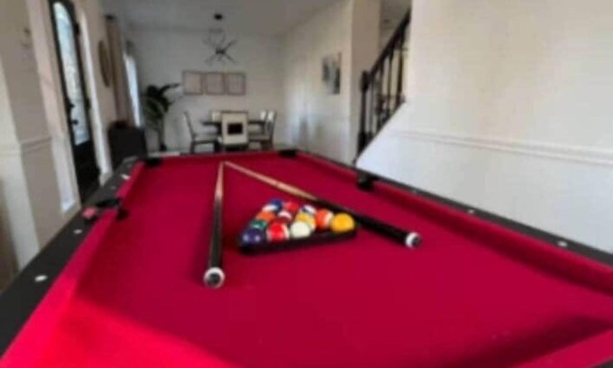 Highlands House | Entire Home | 8 beds, mini event w/pool table