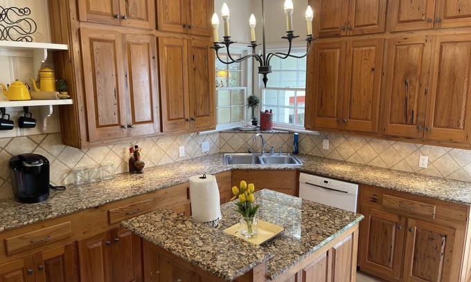 Lafayette House | Entire Home! "Bella View" , Italian for Beautiful View!