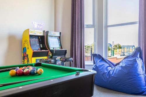Rhyl House | Entire Home on Beach Front, Sleeps 25 with Free Parking