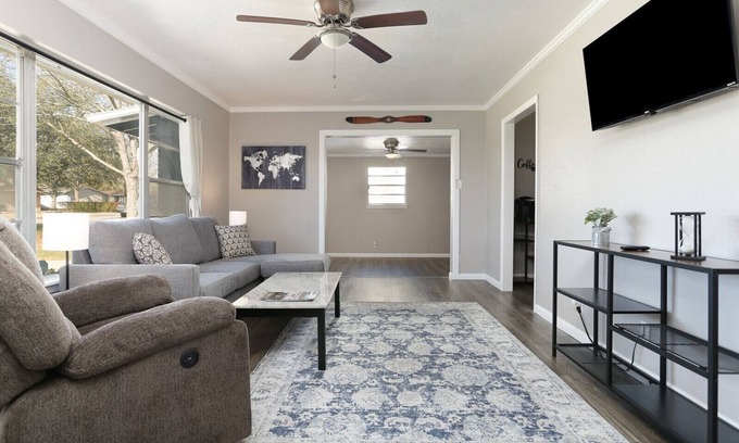 Universal City House | Entire Home! San Antonio/Universal City (Near Randolph AFB-JBSA)