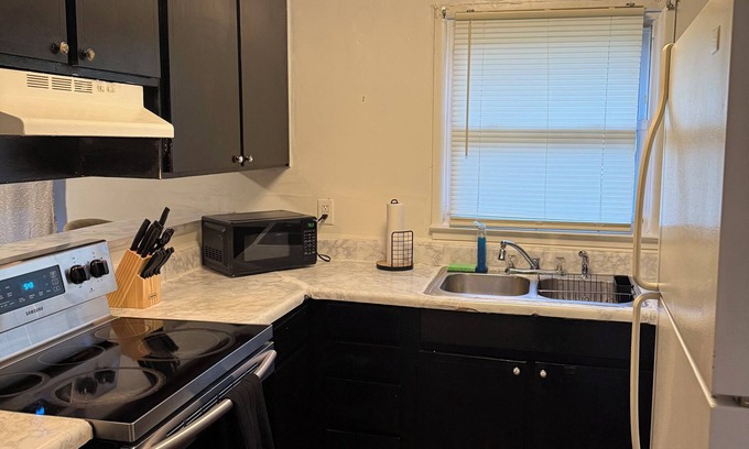 Walnut Creek House | Entire Home - Spacious Near Downtown Raleigh! Home Office + Wifi