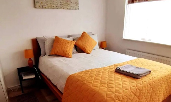 Canterbury House | Entire House in Canterbury Centre - Free Parking - WiFi