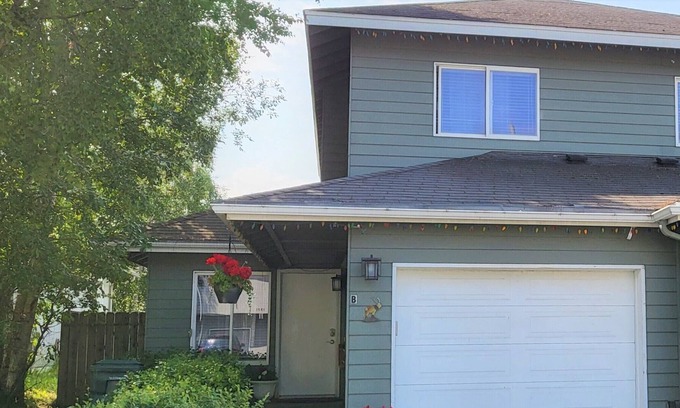 Bayshore - Klatt House | Entire Townhouse - Centrally Located