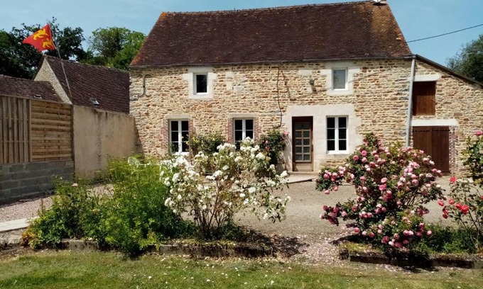 Le Cercueil House | Entre forêts et prairies