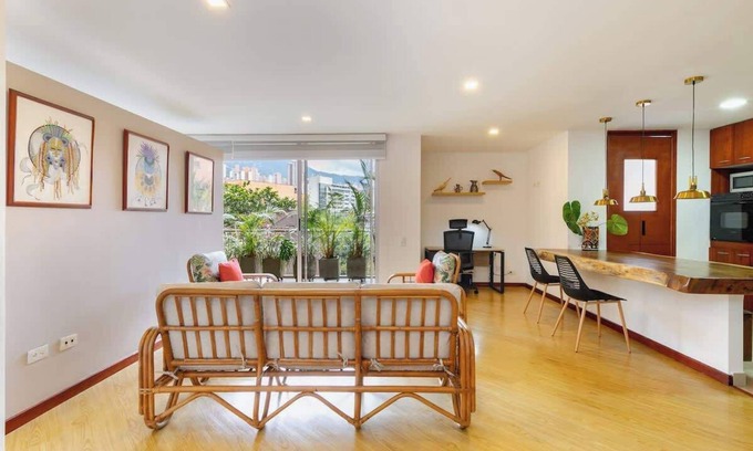 Lalinde Apartment | |EP| Homey Studio w/Views, Balcony, Workspace, Gym