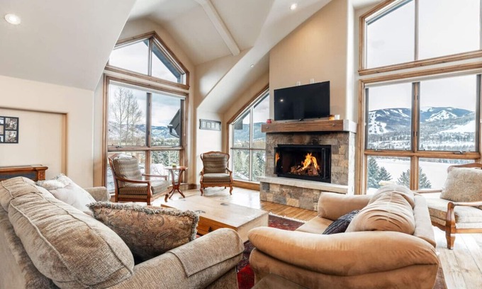 Avon House | Epic BC Views! Premium 2BD Penthouse - A/C, Pool, Hot Tub