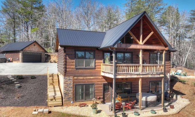 Copperhill House | Epic mtn views with plush outdoor spaces only minutes from the Ocoee River