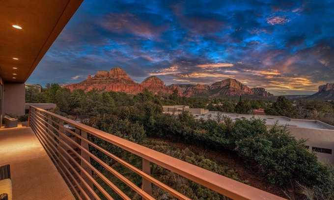 Sedona House | Epic Red Rock Panoramas Featuring Cathedral Rock