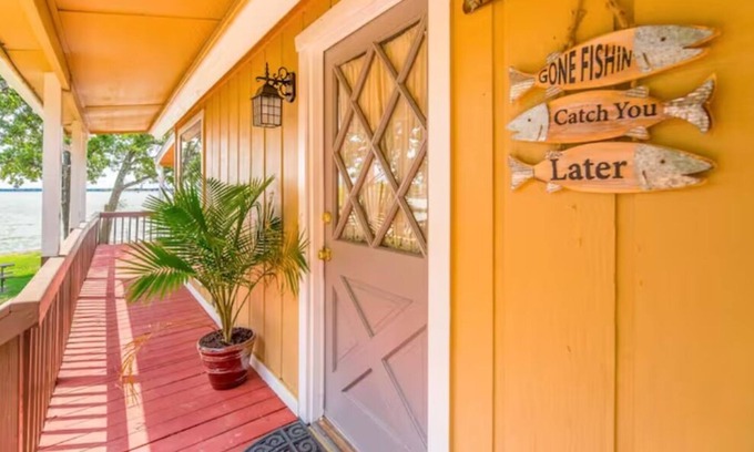Gun Barrel City House | Epic view lakehouse with huge waterfront backyard!