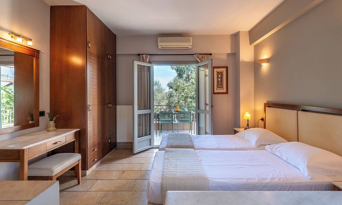 Longos Apartment | ERATO & KALYPSO split level apartment (60m² for 2-5 people)